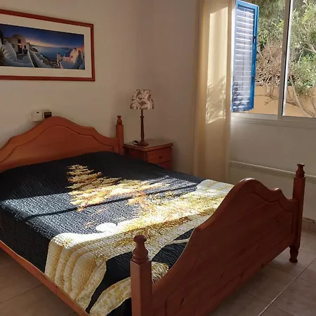 Kings With Private Garden Apartment Paphos
